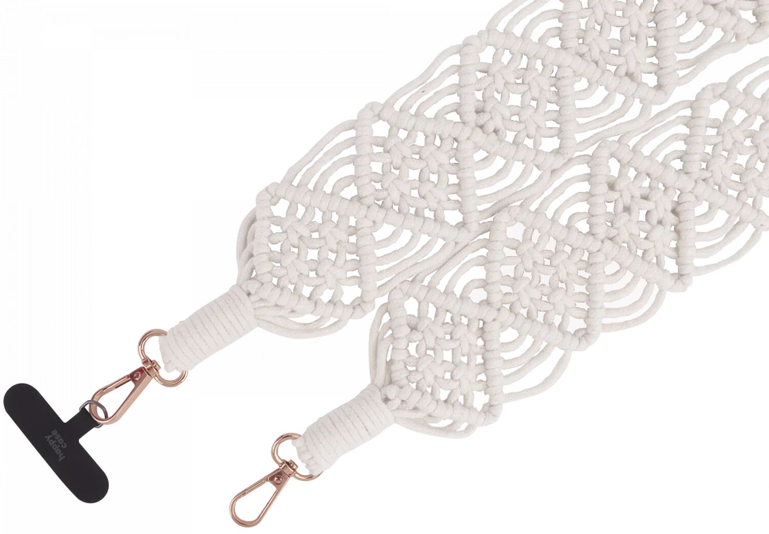 Een witte macramé band met twee roségouden karabijnhaken en een zwart label.