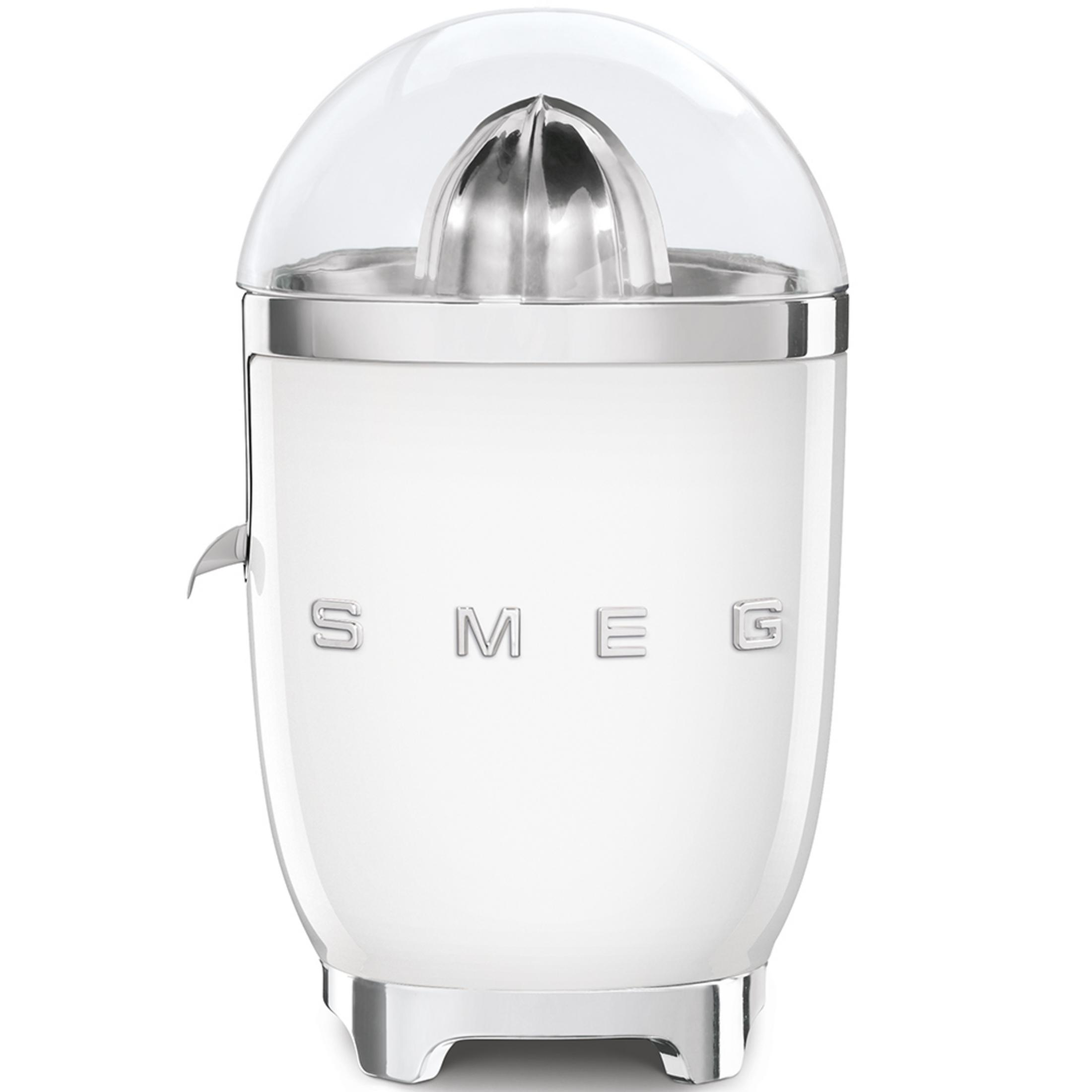 Spremiagrumi Smeg bianco con accenti cromati e coperchio trasparente.