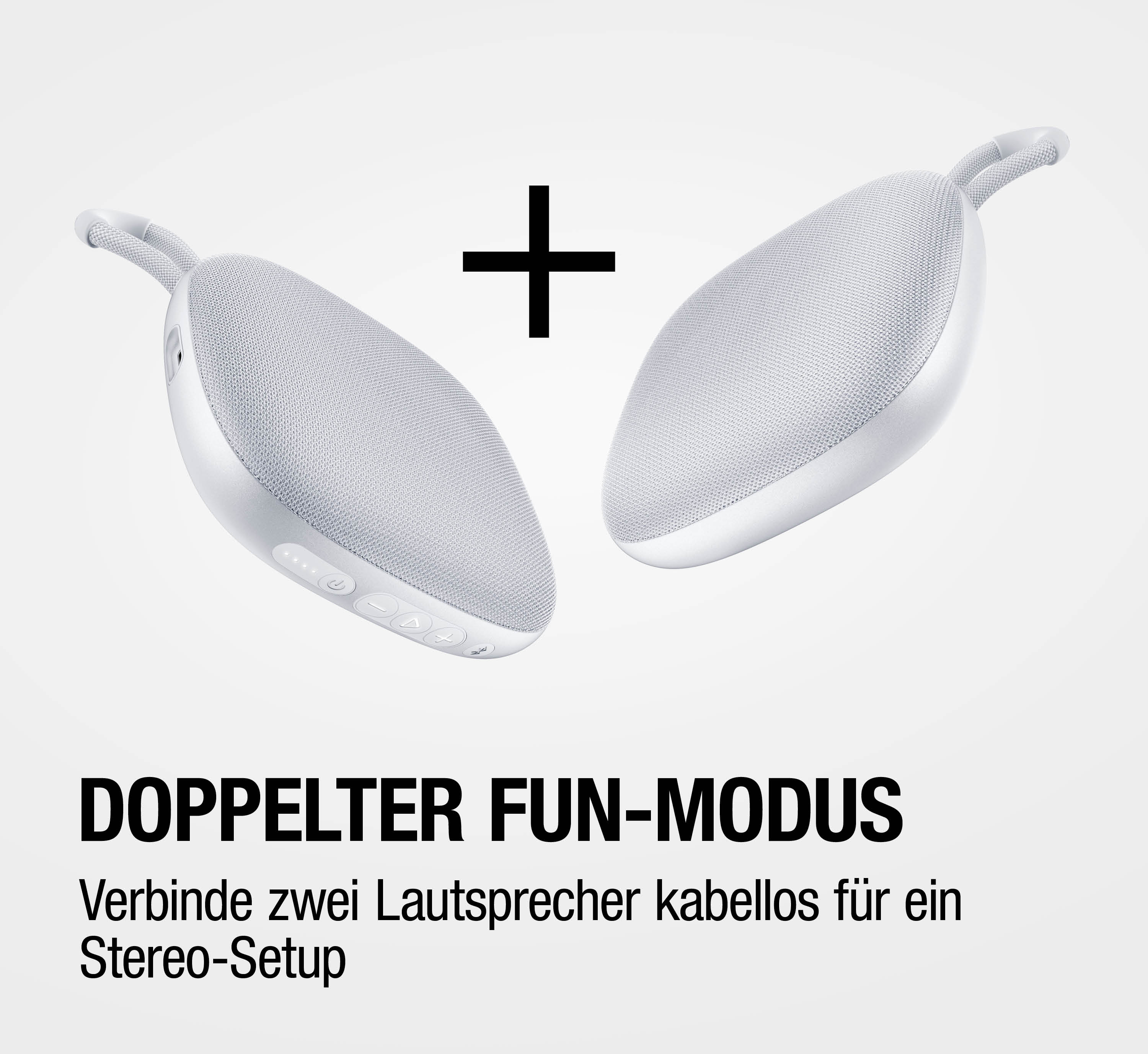 Zwei weiße Bluetooth-Lautsprecher mit einem Pluszeichen dazwischen.