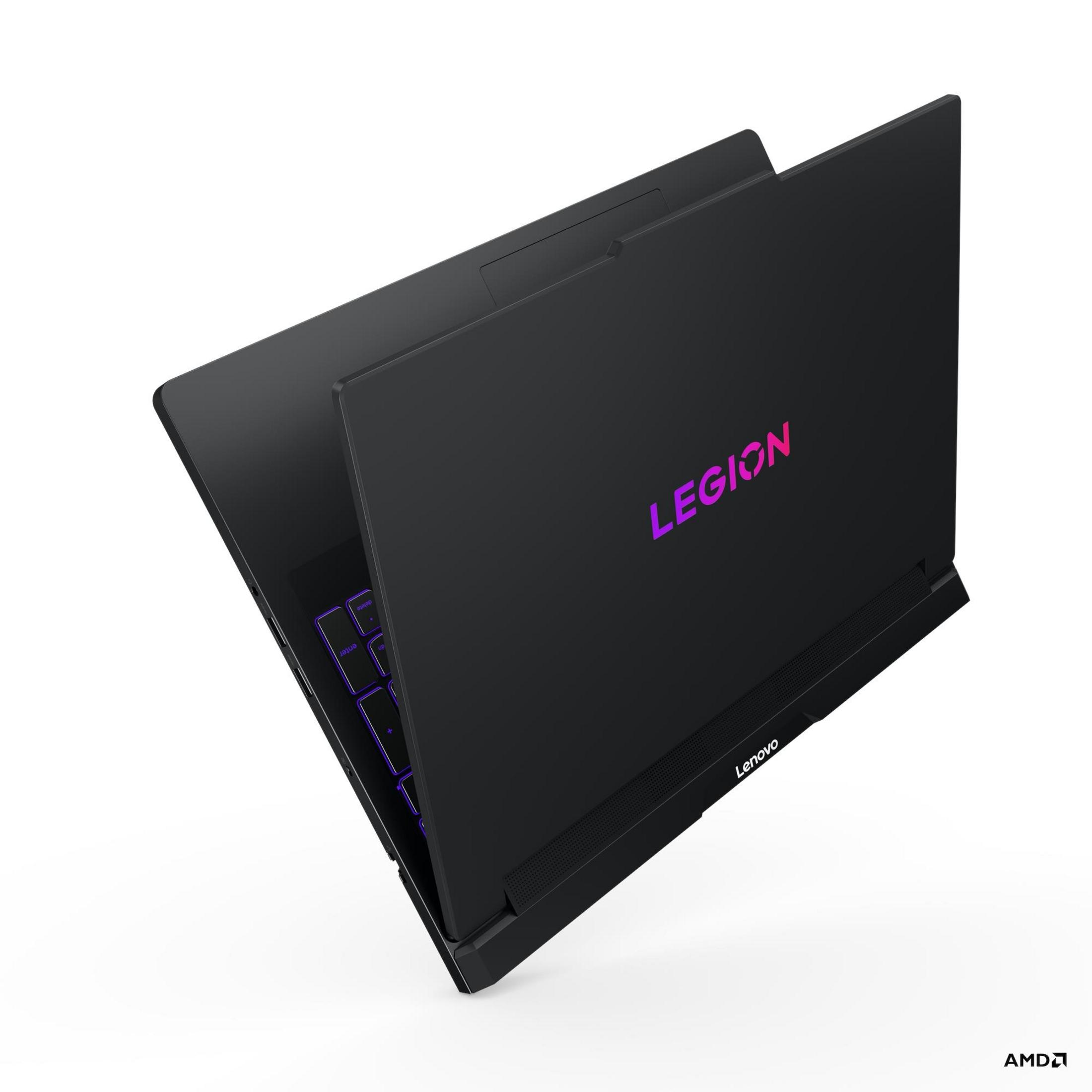 Schwarzer Lenovo Legion Laptop mit beleuchteter Tastatur und Schriftzug.