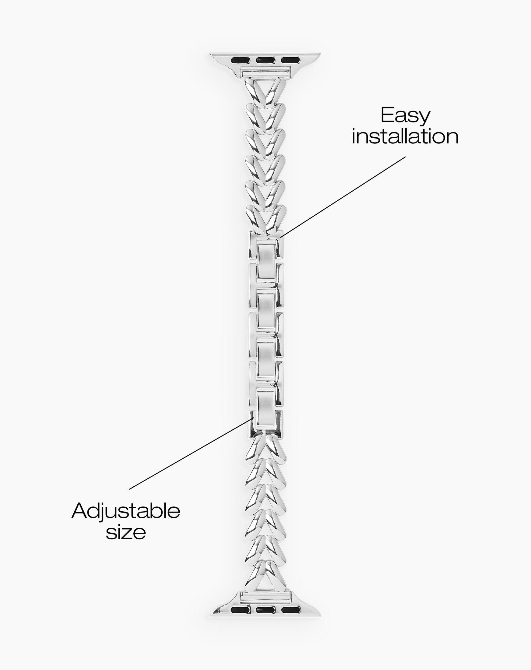 Silbernes Armband mit Herzmotiv, einfach zu installieren und größenverstellbar.