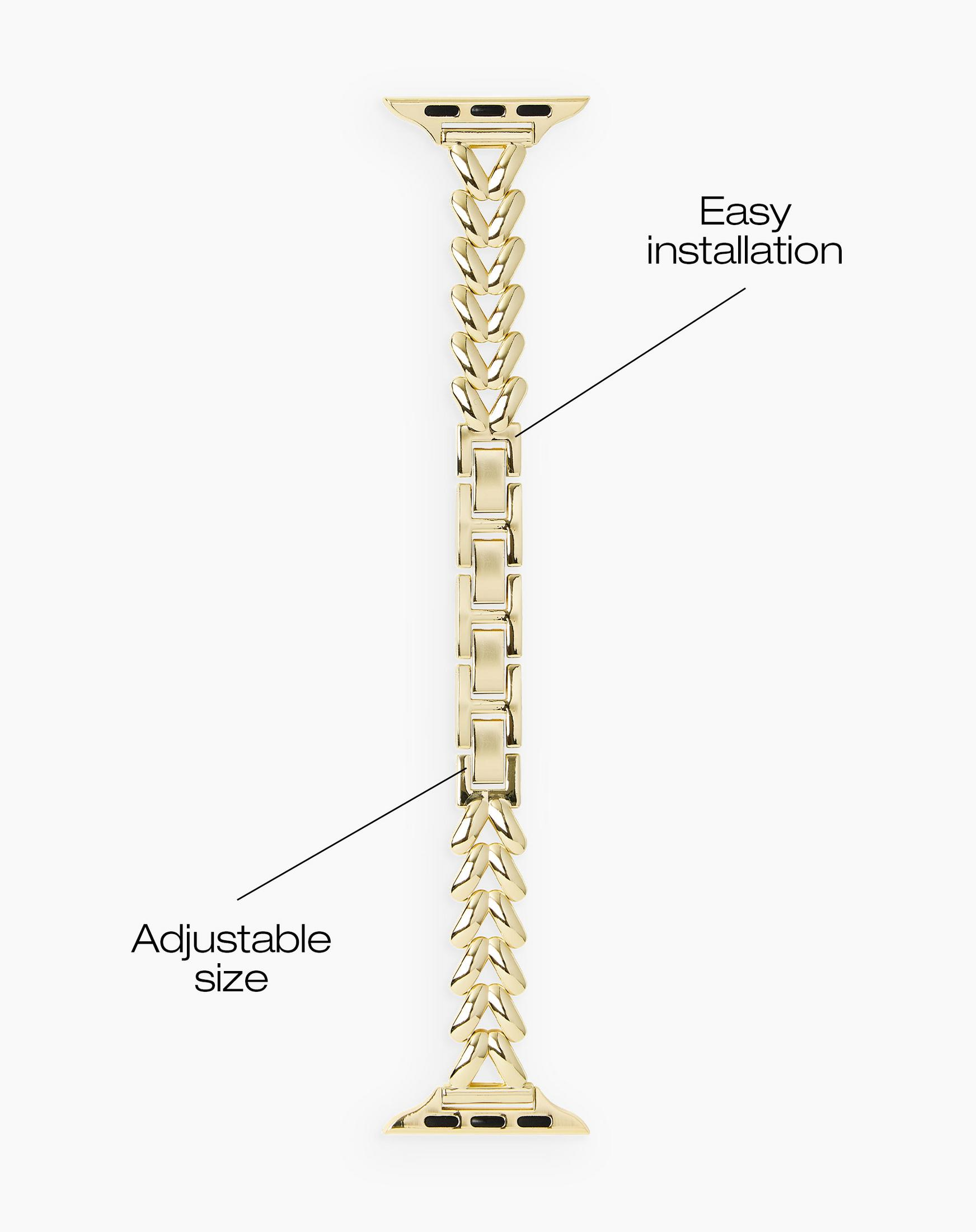 Goldenes Armband mit Herzform-Gliedern und verstellbarer Größe.