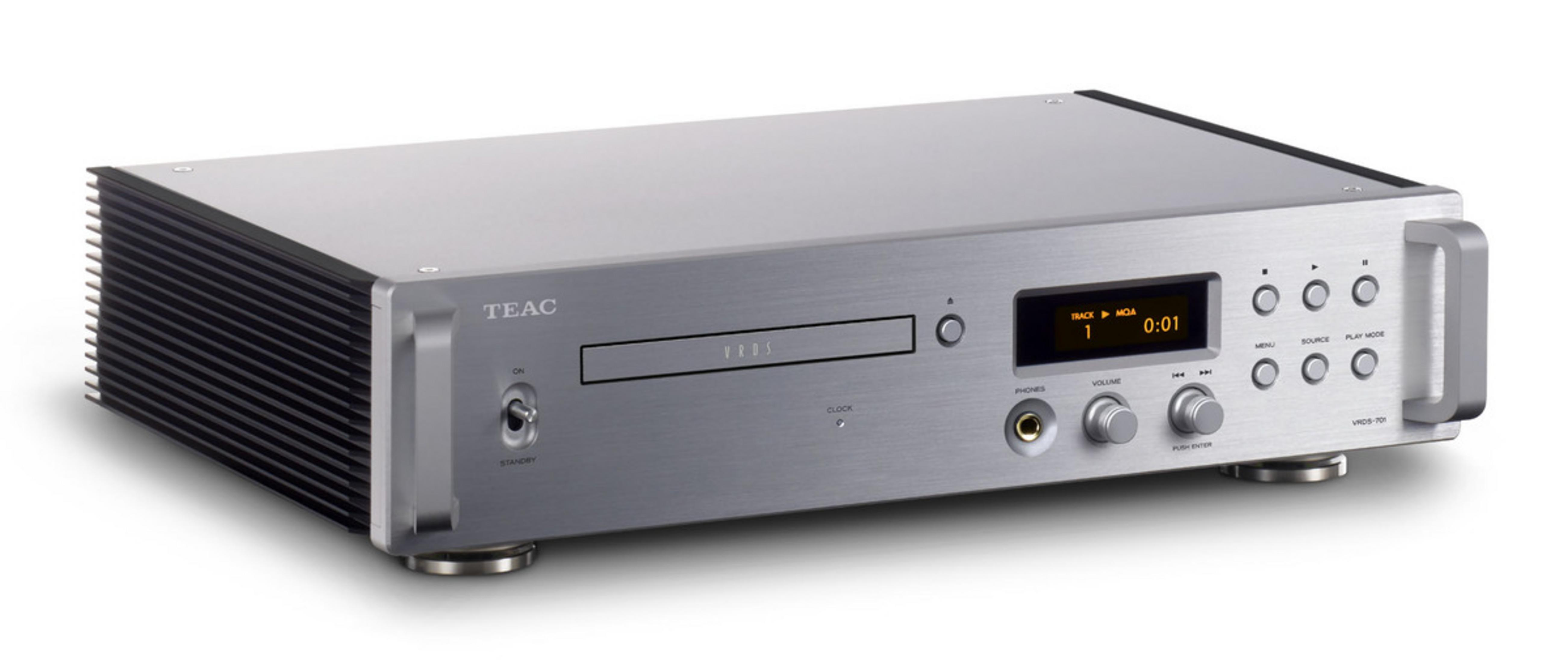 Silberner TEAC CD-Player mit Lüftungsschlitzen und Bedienelementen.