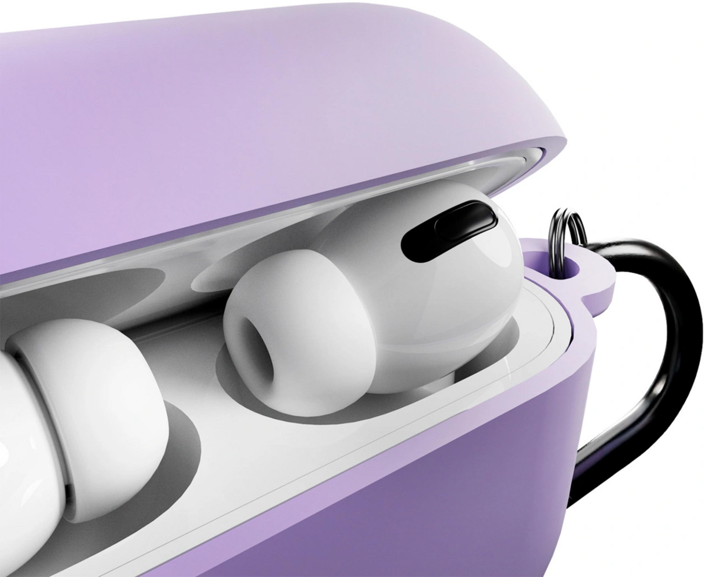 Primer plano de auriculares blancos en un estuche de carga lavanda abierto con un lazo negro.