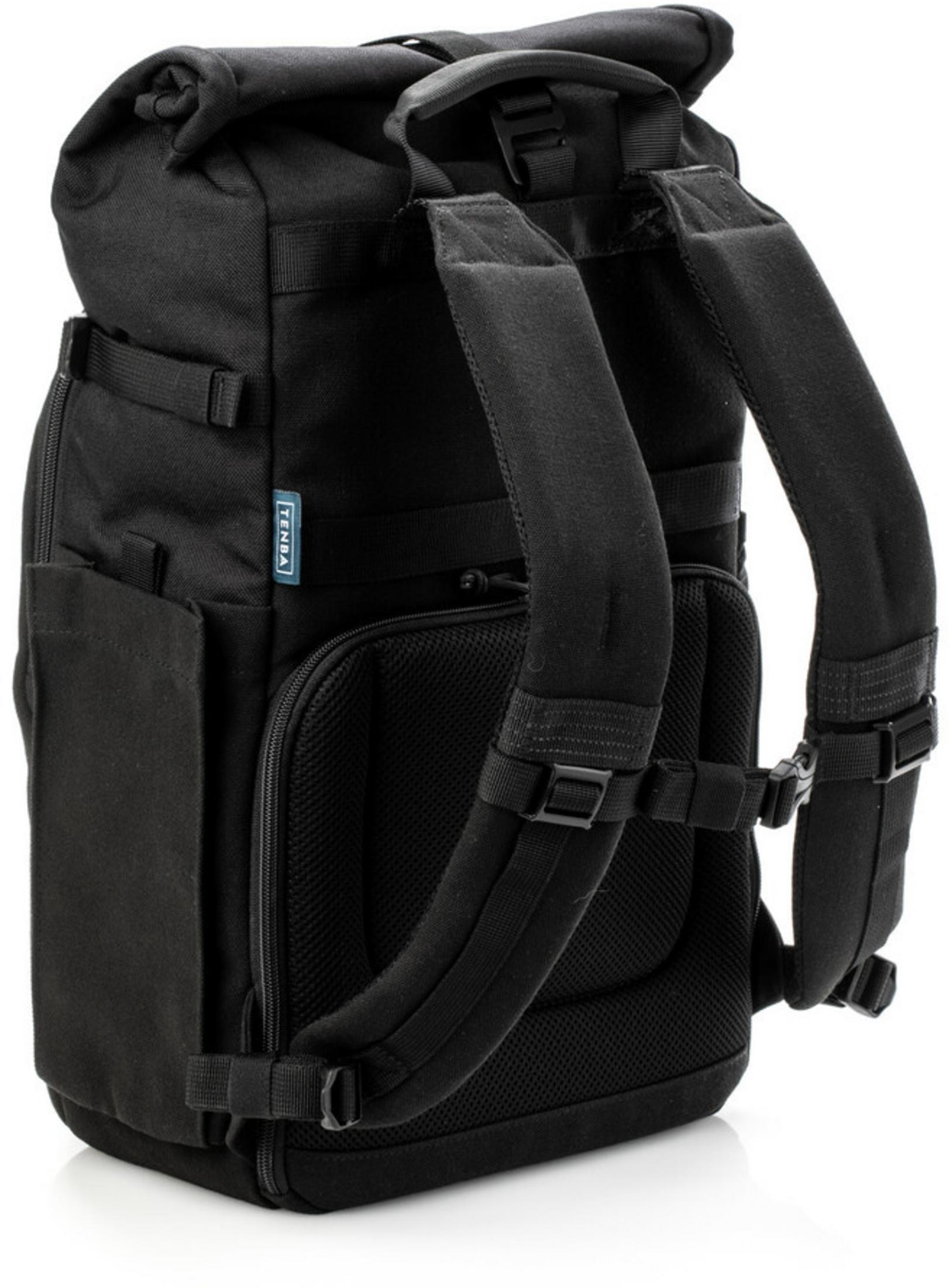 Schwarzer Rucksack mit gepolsterten Trägern und Schnallen, mit TENBA-Logo.
