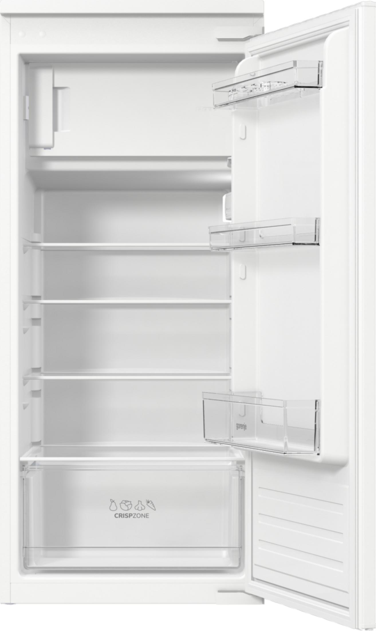 Un frigorifero bianco vuoto con porte aperte, ripiani e cassetto verdure.