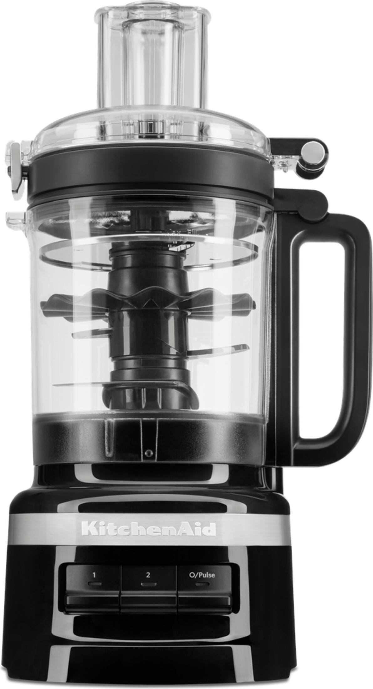 Siyah KitchenAid mutfak robotu, "effaf hazne, siyah kapak, sap ve kontrol paneli.