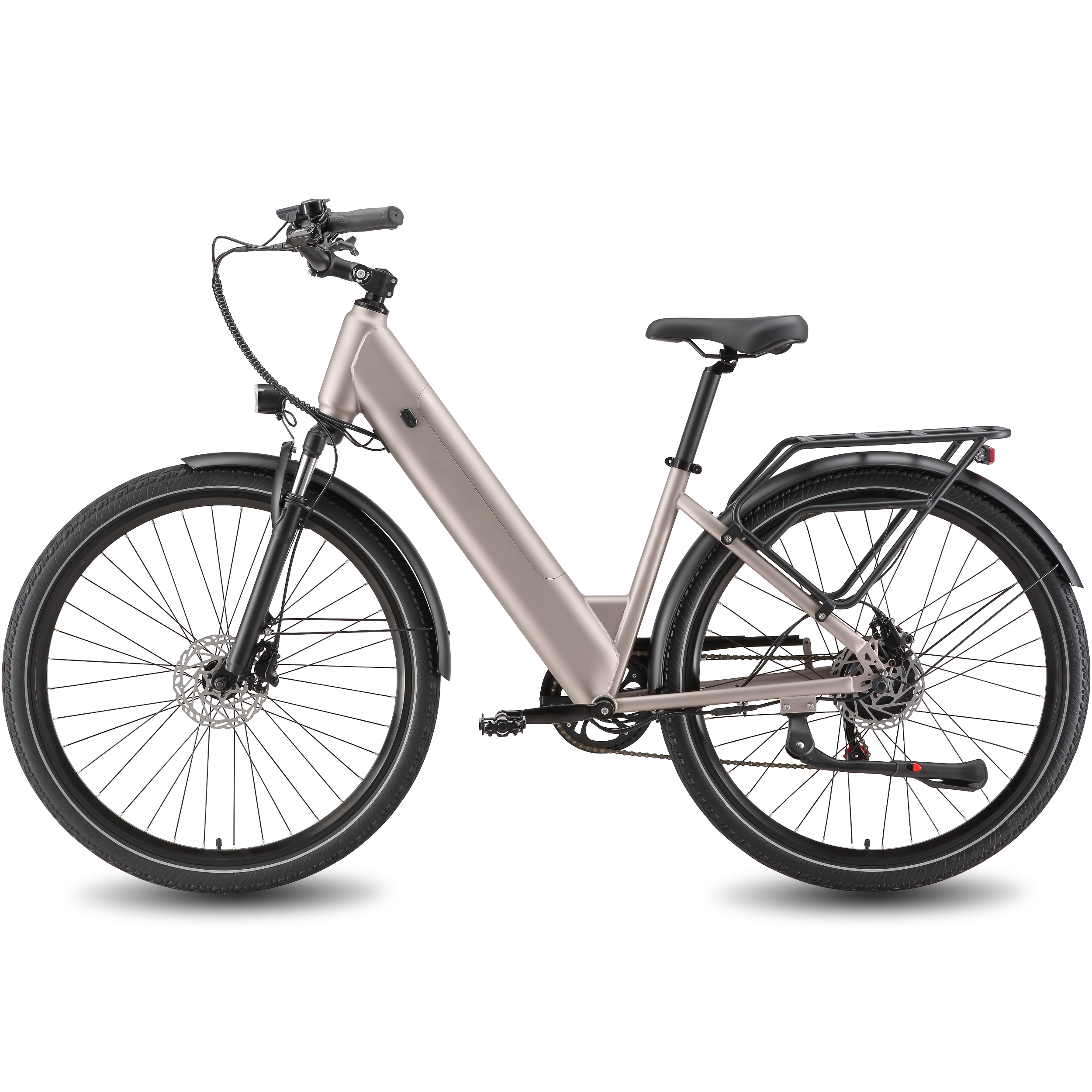 Beżowy e-bike z bagażnikiem, błotnikami i hamulcami tarczowymi.