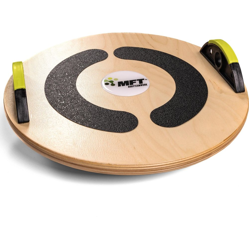 Hölzerne Balanceboard mit schwarzen Griffbereichen und limettengrünen Griffen.