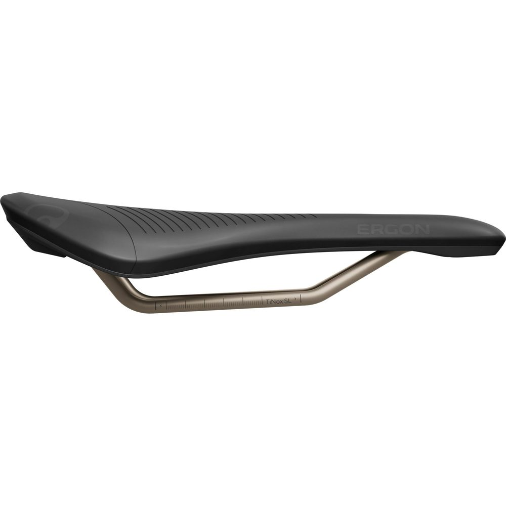 Schwarzer Fahrradsattel mit silbernen Schienen, Markenschriftzug ERGON.