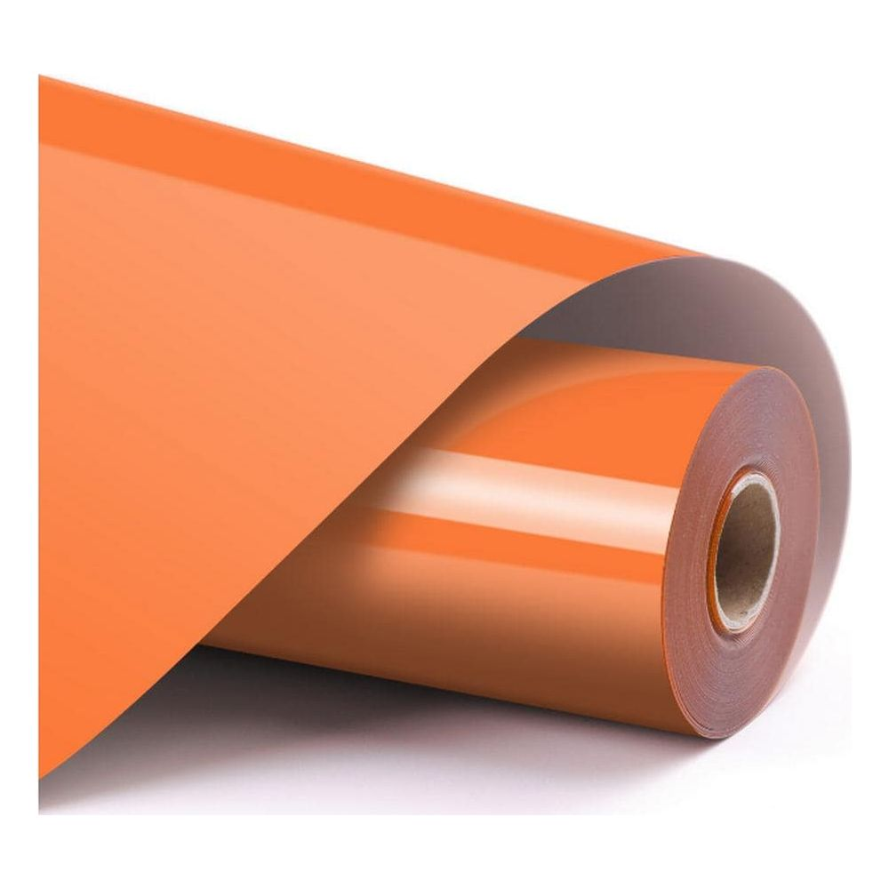 Eine Rolle glänzendes, orangefarbenes Vinyl auf weißem Hintergrund.