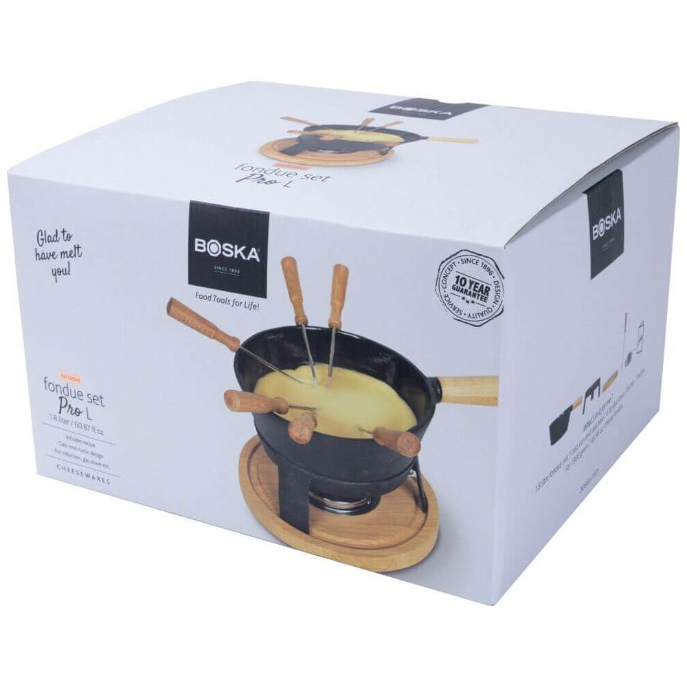 Boska Fondue Set Pro L Karton mit abgebildetem Set, schwarzer Topf, Holzgriffe.