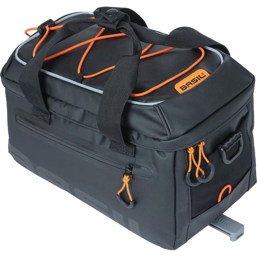 Schwarze Fahrradtasche mit orangefarbenen Akzenten und Tragegriffen.