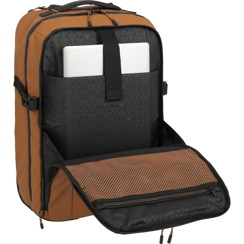 Brauner Rucksack mit geöffnetem Hauptfach, Laptopfach mit zwei Laptops.