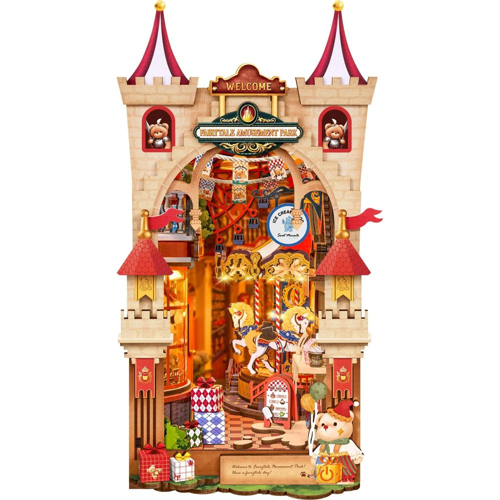Ein detailreiches Diorama eines Märchen-Vergnügungsparks mit Karussell.