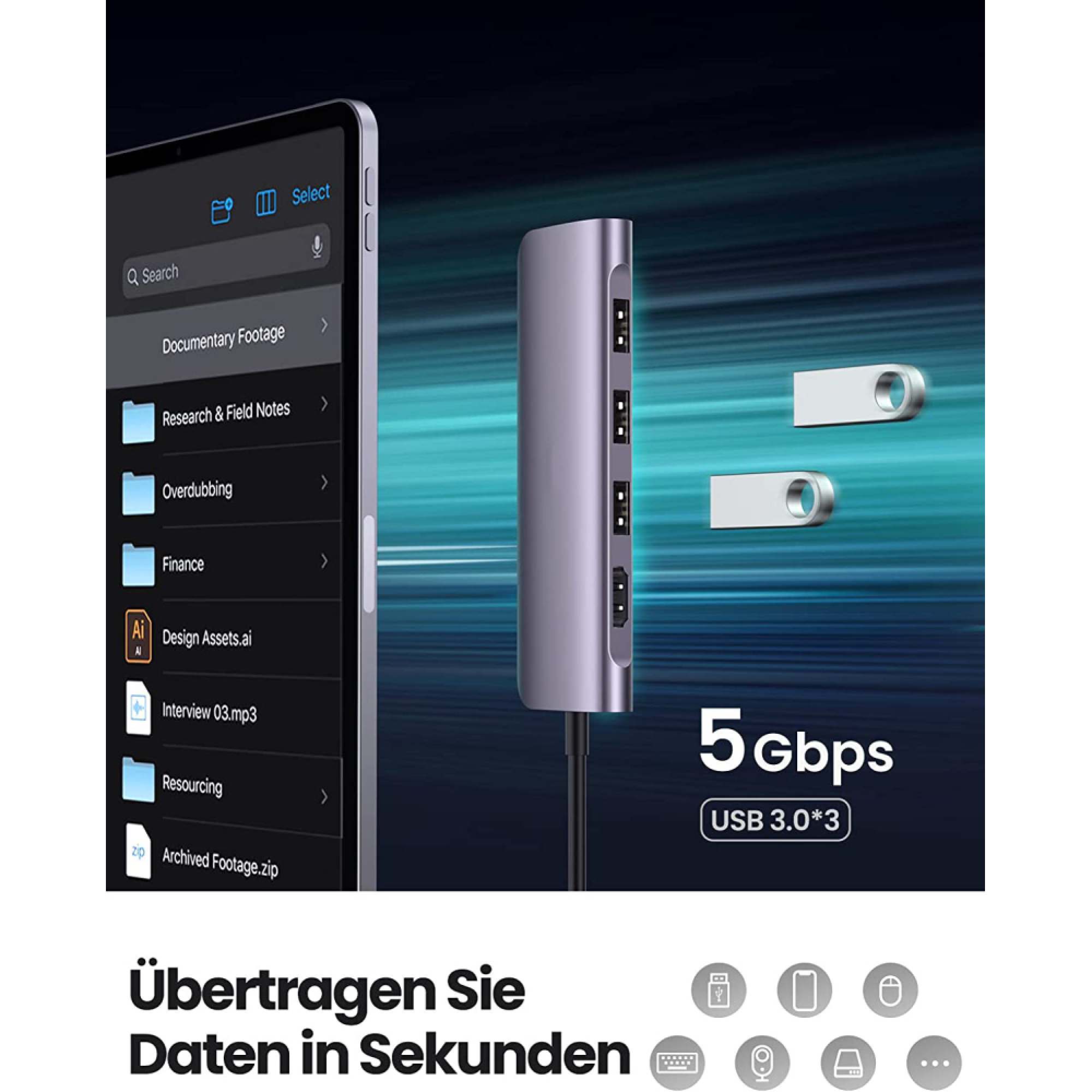 Ein USB-Hub mit zwei angeschlossenen USB-Sticks neben einem Tablet.