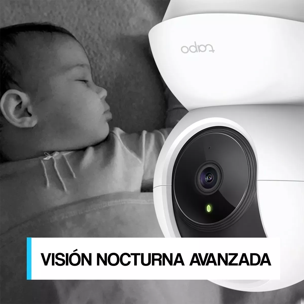 Ein Baby schläft neben einer weißen Überwachungskamera mit Nachtsicht.