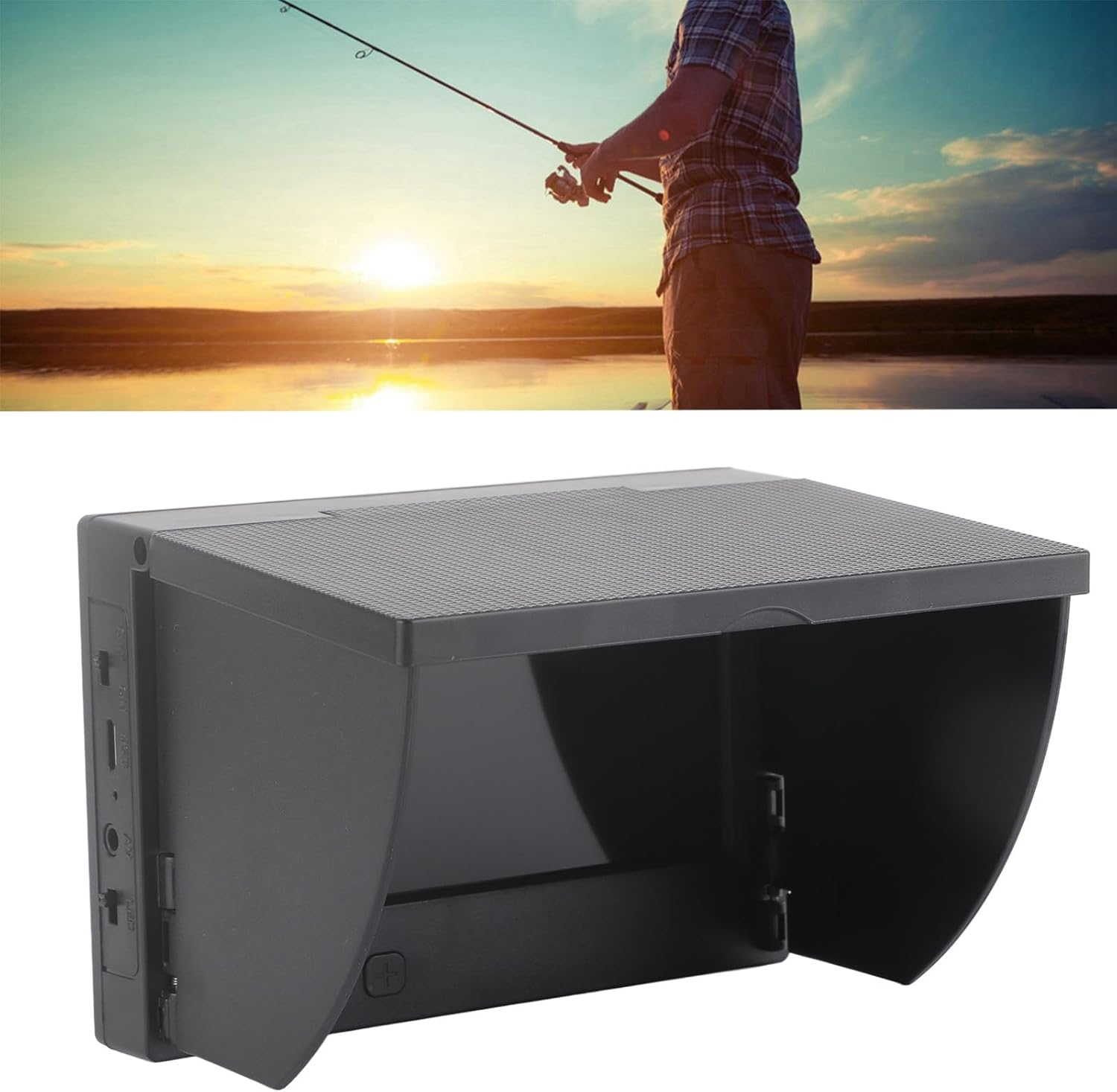 Ein Mann angelt bei Sonnenuntergang. Unten ist eine schwarze Monitorhaube.