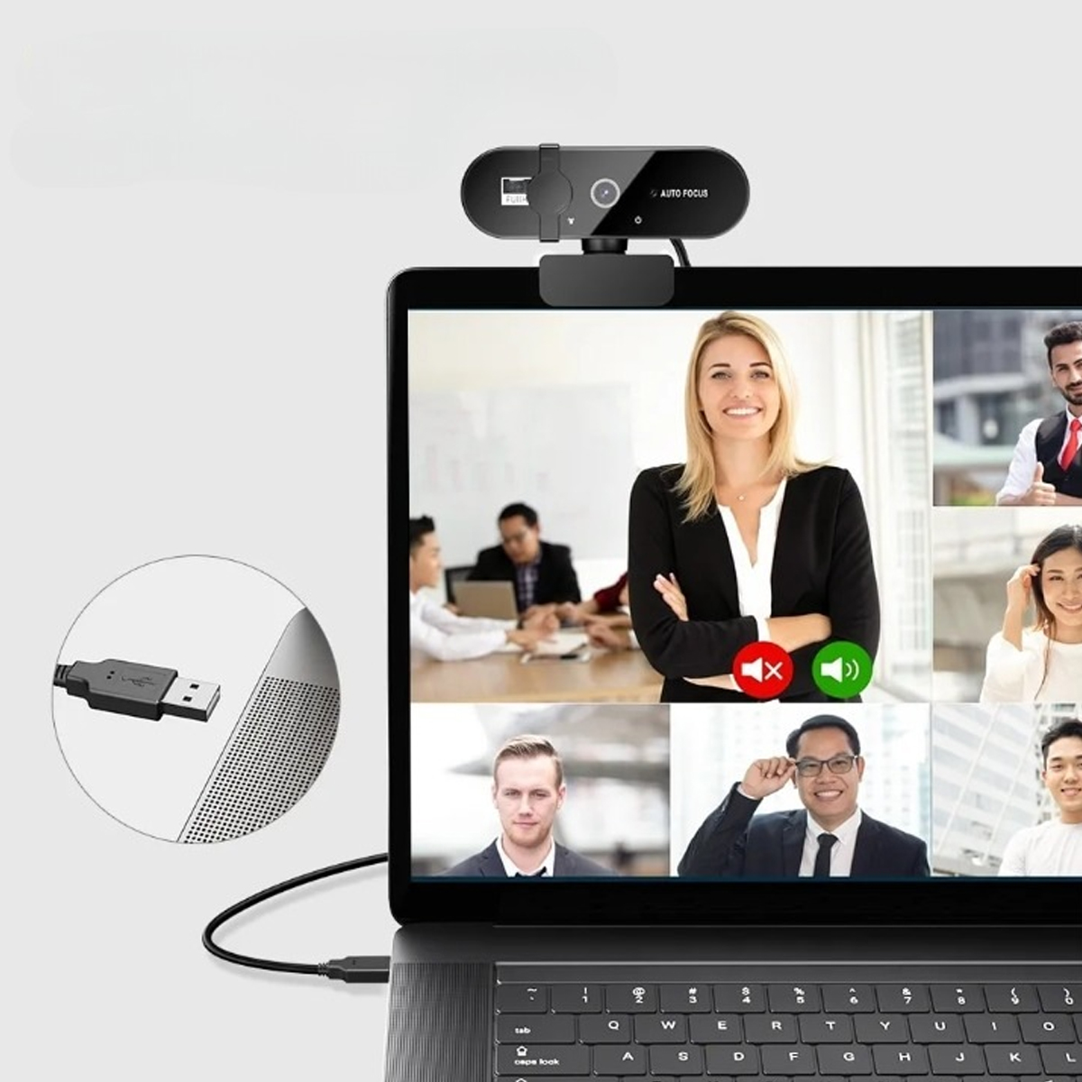 Webcam auf Laptop mit Videokonferenz: Mehrere Personen sichtbar.