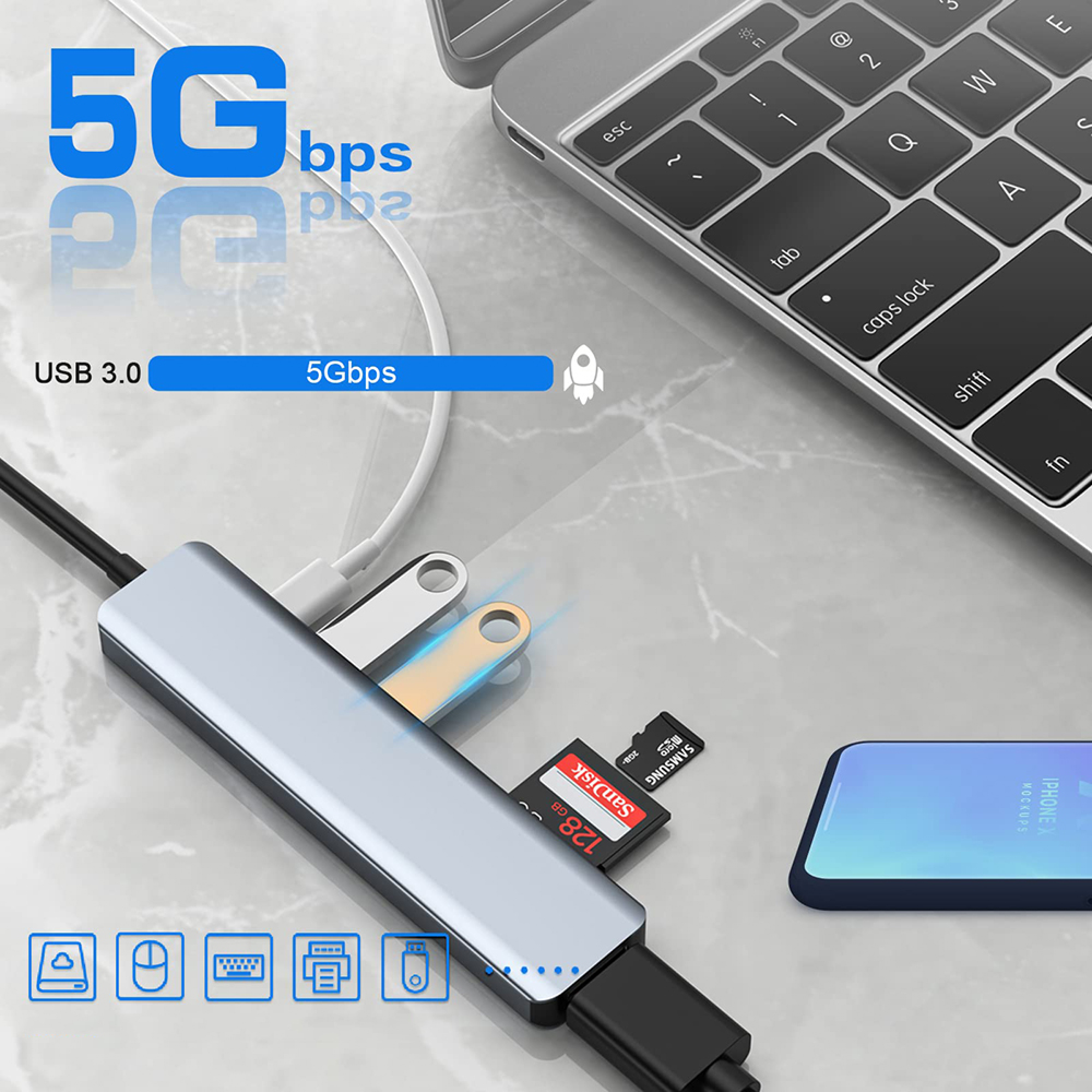 Ein USB-C-Hub mit angeschlossenen Geräten und einem Laptop.