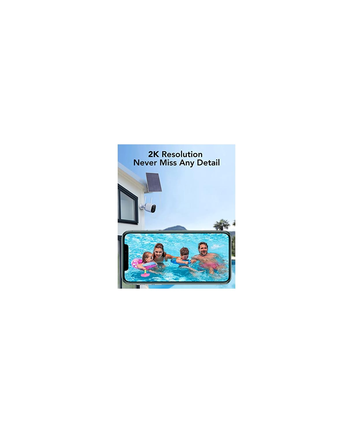 Überwachungskamera mit Solarpanel zeigt Familie im Pool auf dem Handy-Display.