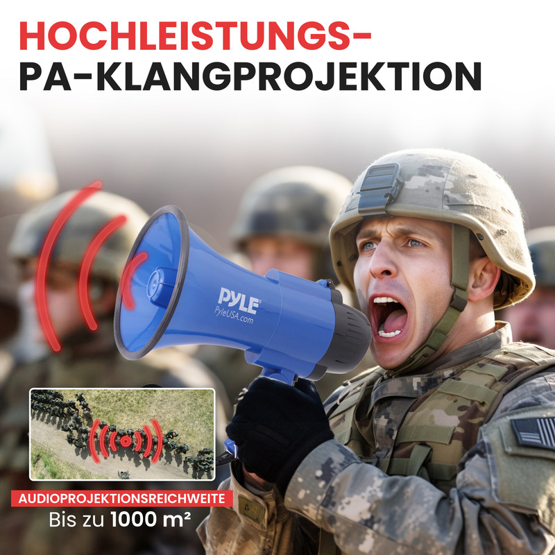 Soldat schreit in Megafon, Soldaten im Hintergrund, Luftbild von Soldaten.