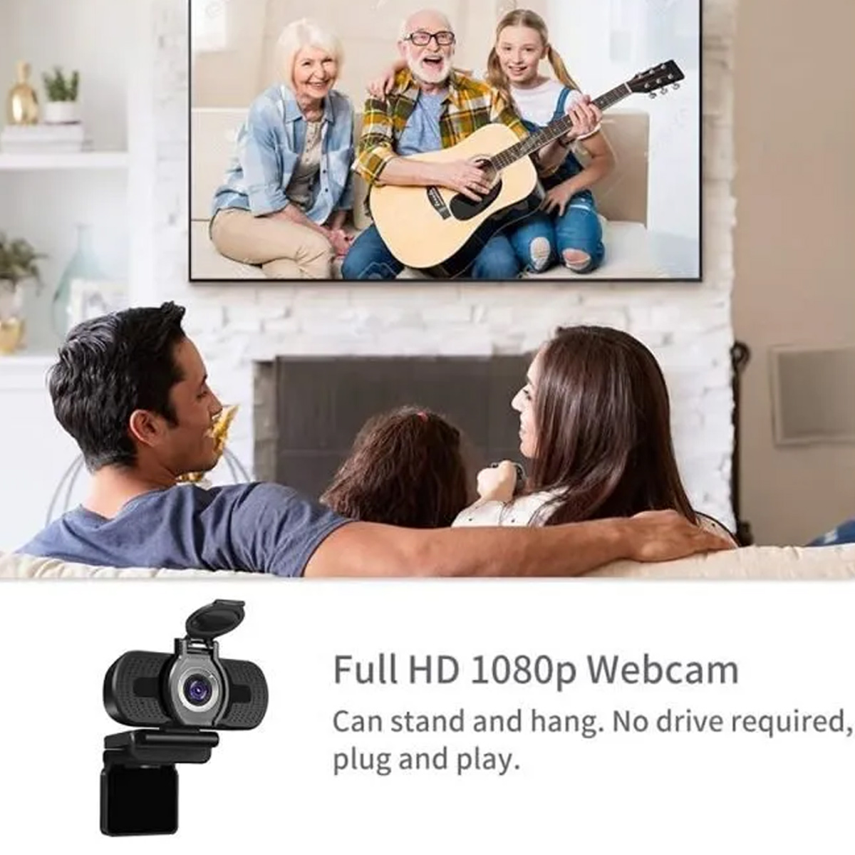 Familie schaut auf einen Fernseher, auf dem eine andere Familie Gitarre spielt. Webcam unten.