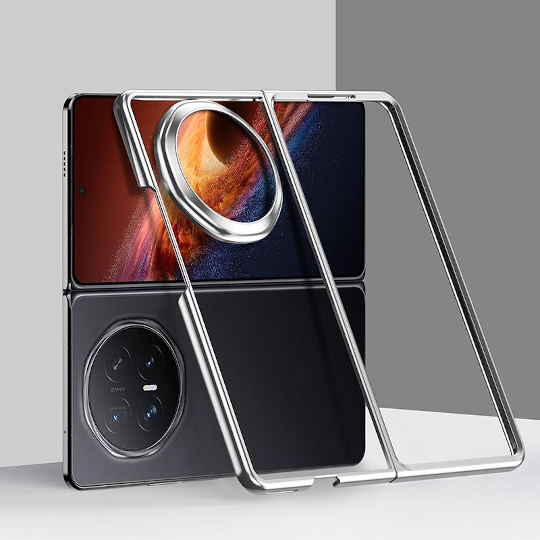 Ein silberner Rahmen umgibt ein Smartphone mit dunklem Bildschirm und Kamera.