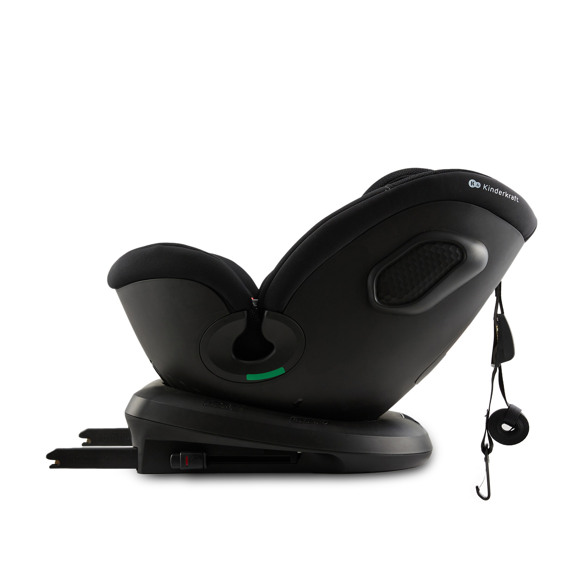 Schwarzer Kindersitz mit ISOFIX-Haken und Gurt auf weißem Hintergrund.