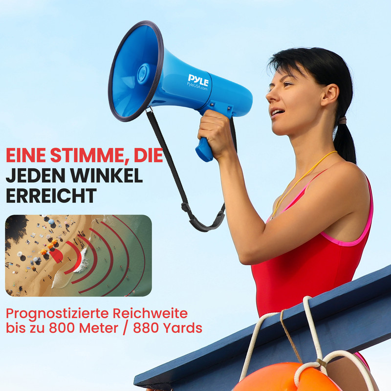 Frau mit Megafon am Strand, Reichweite 800m. Angezeigt werden Menschen am Strand.