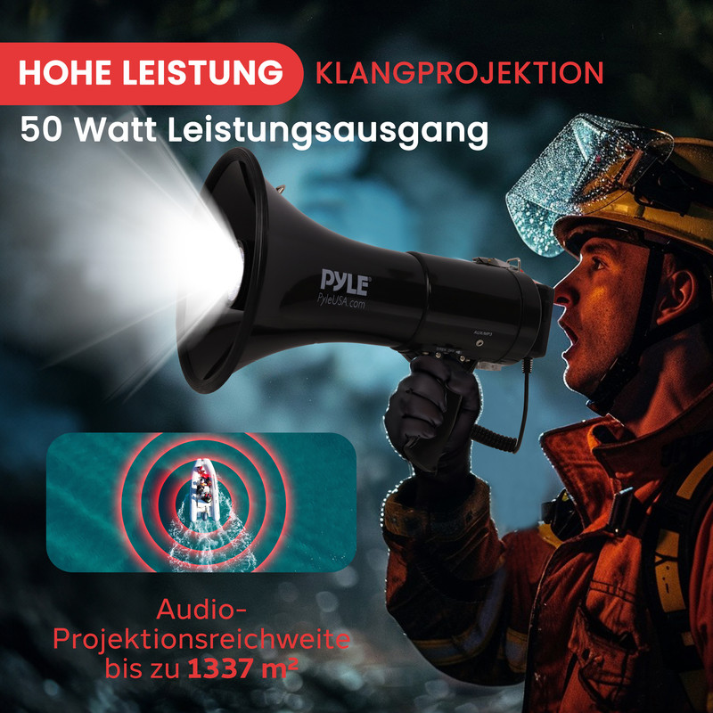 Feuerwehrmann benutzt Megafon mit 50W Leistung, 1337m Reichweite.