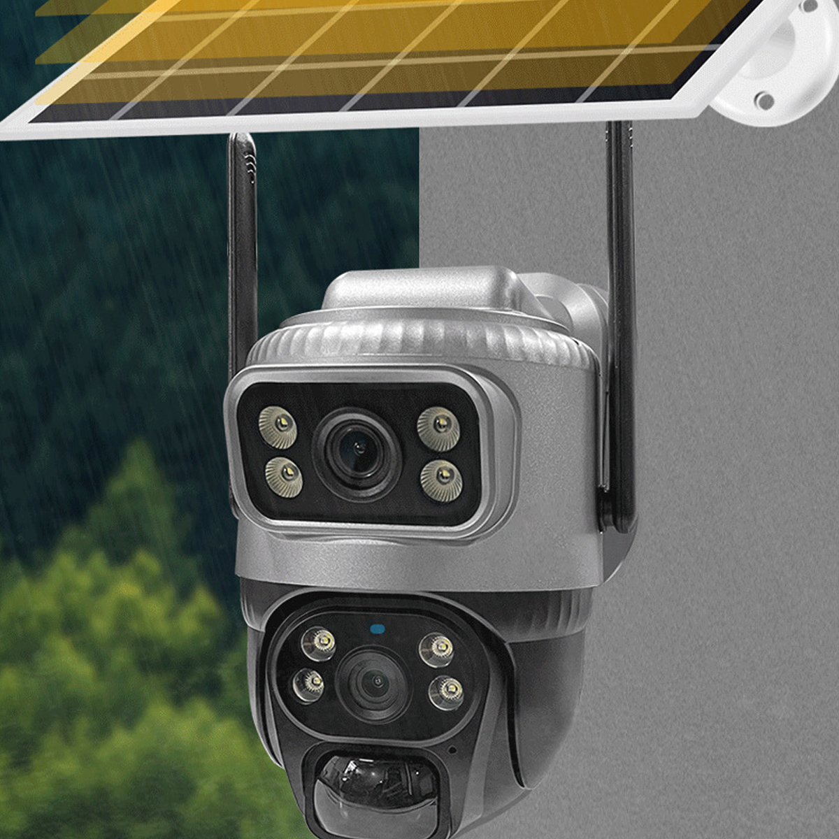 Eine Überwachungskamera mit Solarpanel, zwei Kameras und Antennen bei Regen.