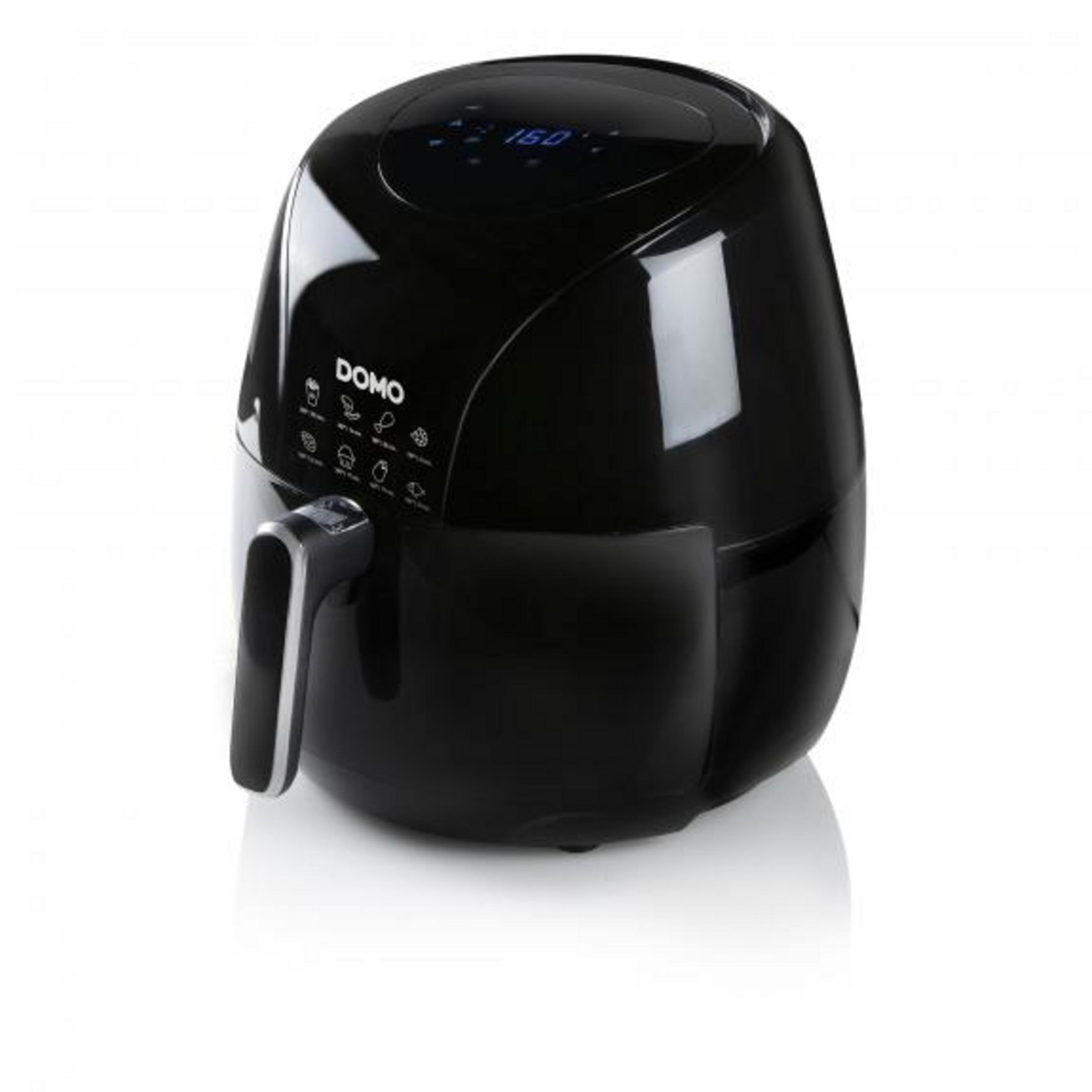 Schwarze Heißluftfritteuse mit digitaler Anzeige und silbernem Griff.