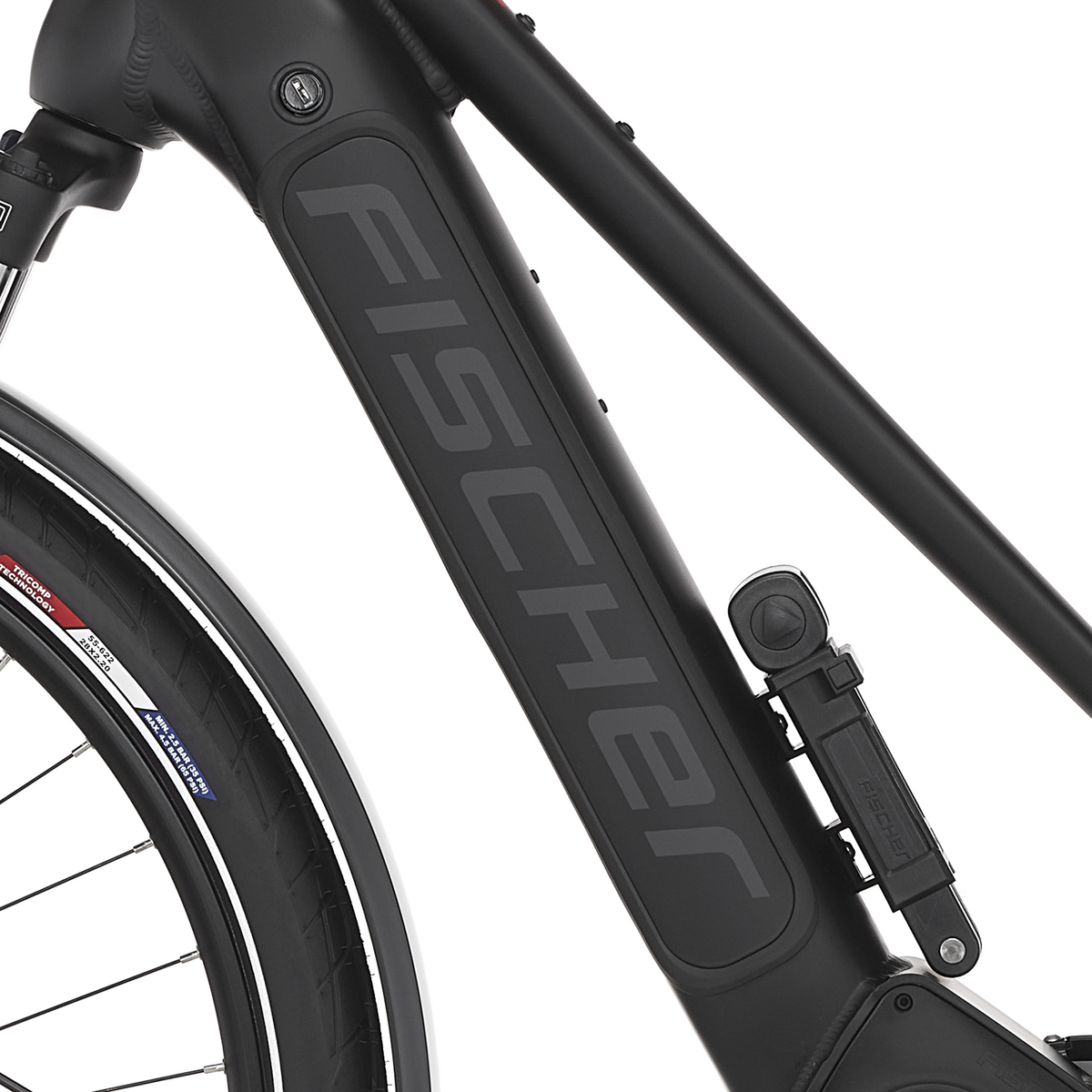 Ein schwarzes Fahrrad mit dem Schriftzug FISCHER auf dem Rahmen.