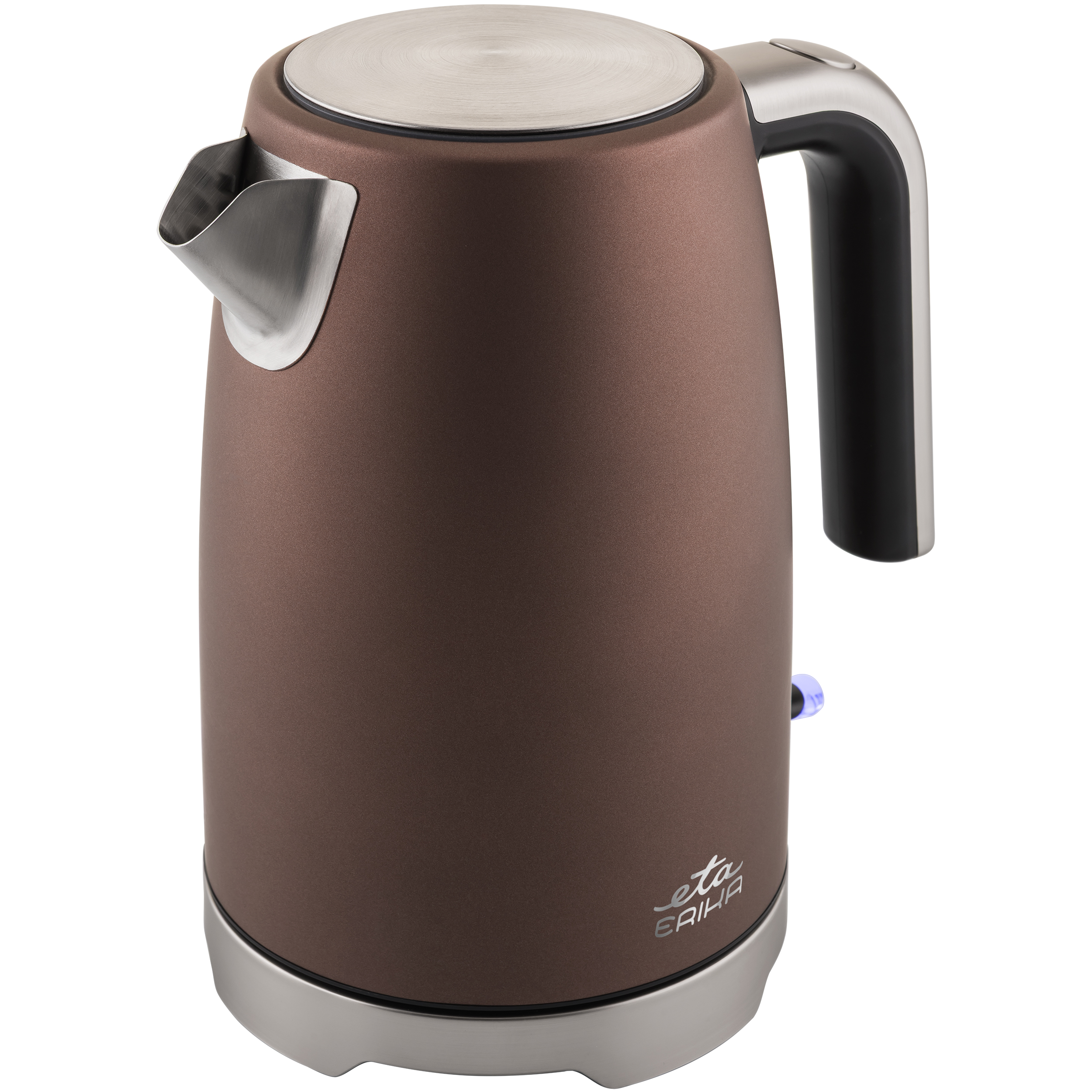 Eine braune Wasserkocher mit Edelstahl-Akzenten steht auf weißem Hintergrund.