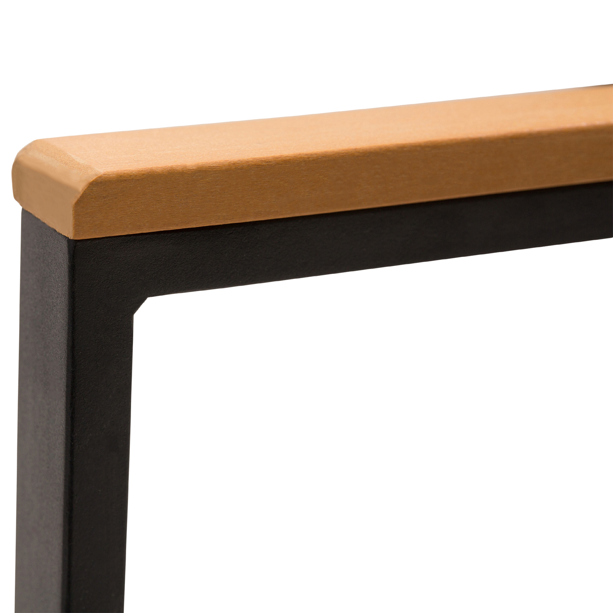 Un bracciolo in legno con telaio in metallo nero su sfondo bianco.