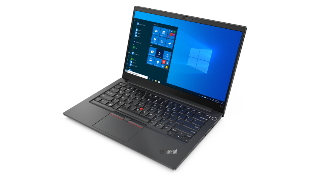 Ein dunkler ThinkPad Laptop mit blauem Windows-Bildschirm auf weißem Hintergrund.