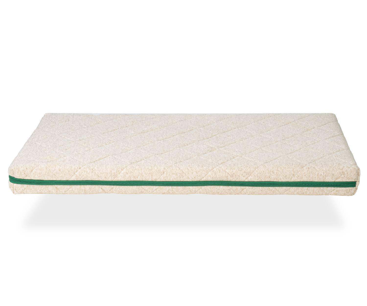 Un colchón color crema con costura verde, sobre fondo blanco.
