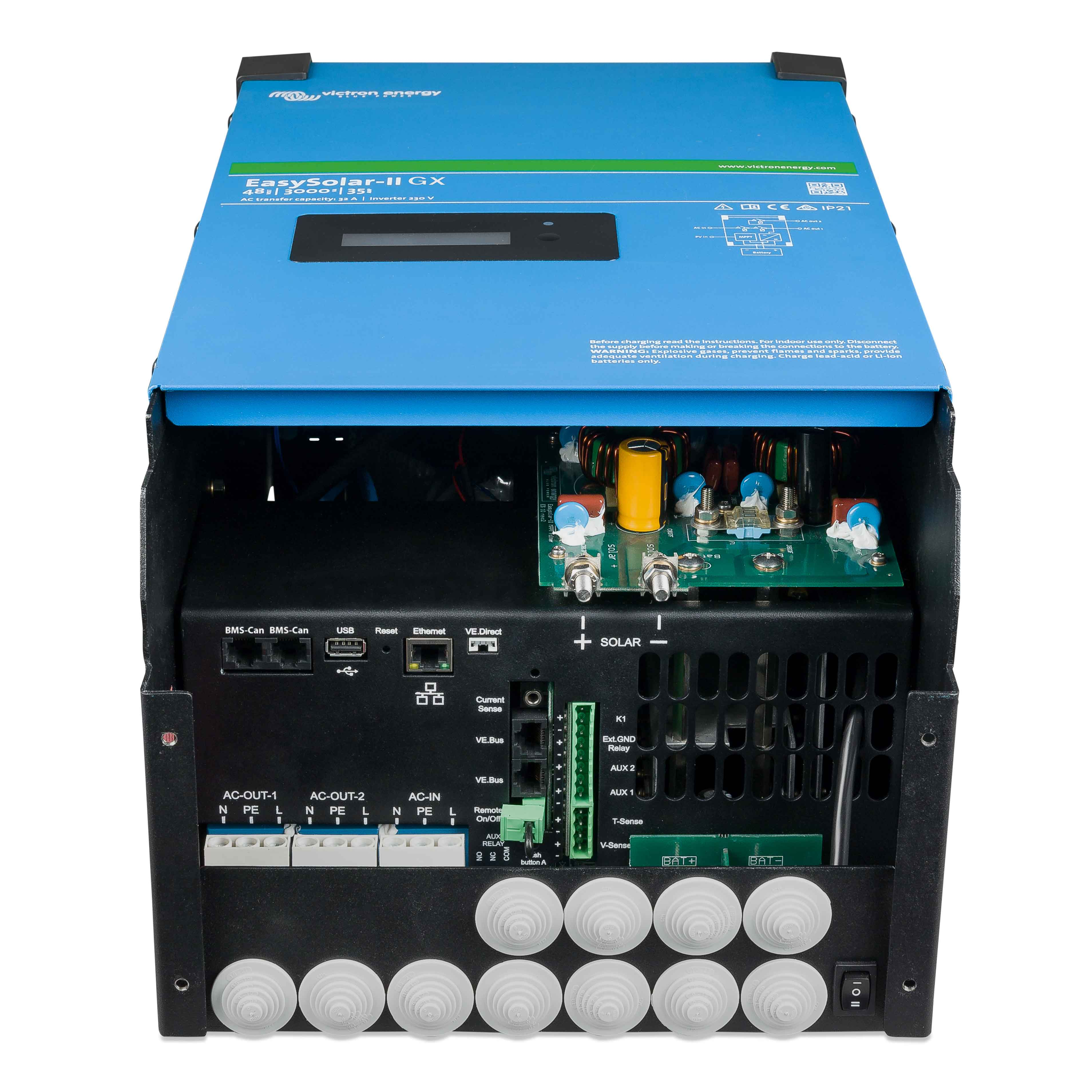 Ein Victron EasySolar-II GX Wechselrichter mit vielen Anschlüssen und Schaltern.