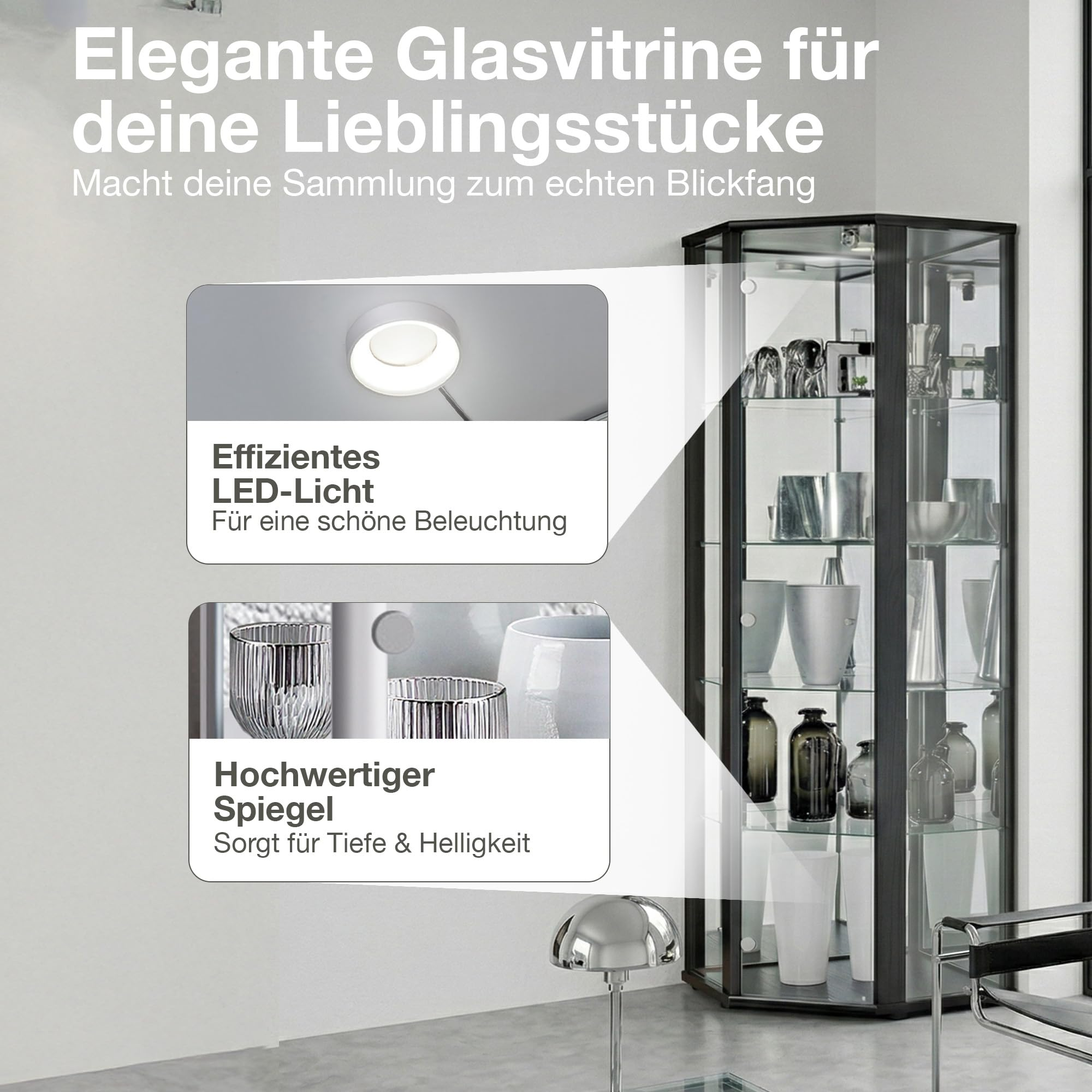 Elegante Glasvitrine mit LED-Beleuchtung und Spiegelrückwand, gefüllt mit Dekoobjekten.