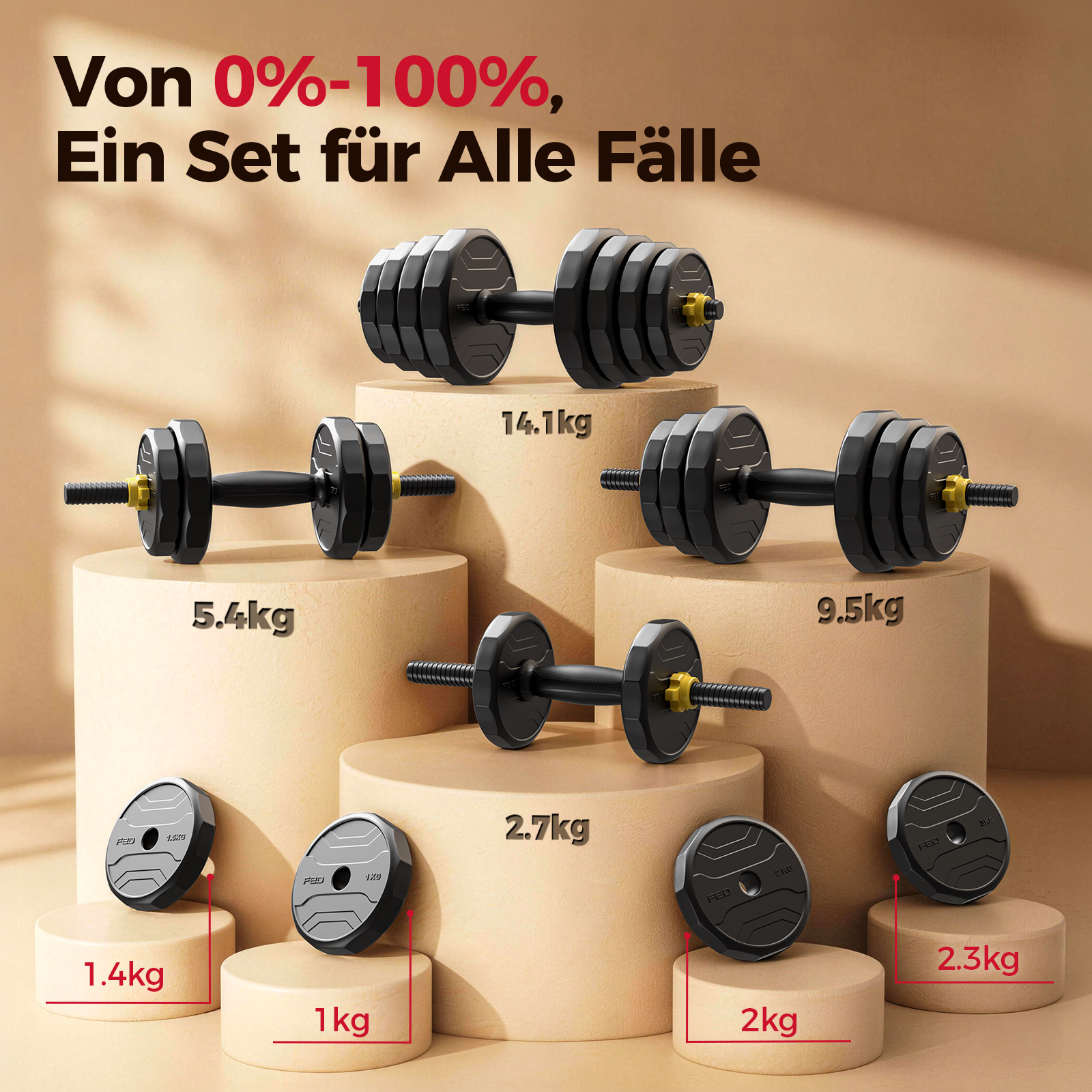 Hantelset in verschiedenen Gewichten auf Podesten.