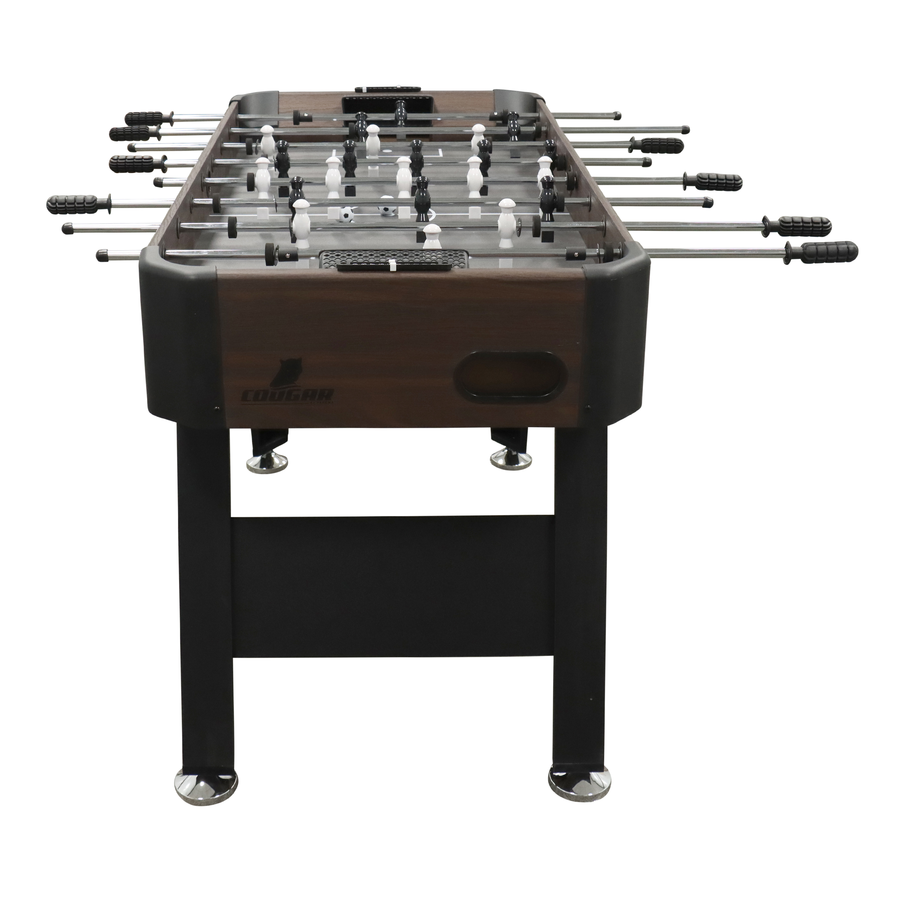 Ein brauner Tischfußballtisch mit schwarzen und weißen Spielfiguren auf Metallstangen.