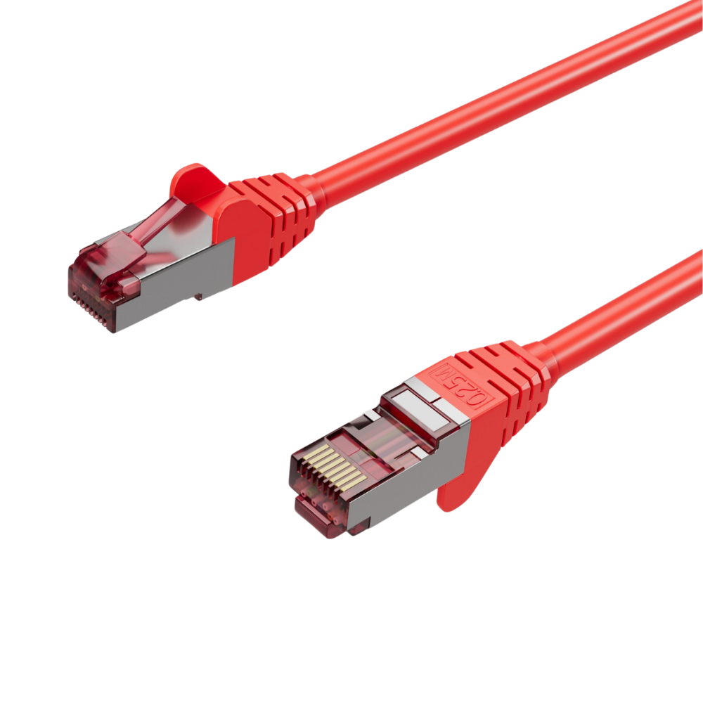 İki RJ45 konektörlü kırmızı ağ kablosu, yakın çekim.