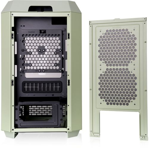 Case del computer aperto verde chiaro che mostra componenti interni e pannello laterale staccato.