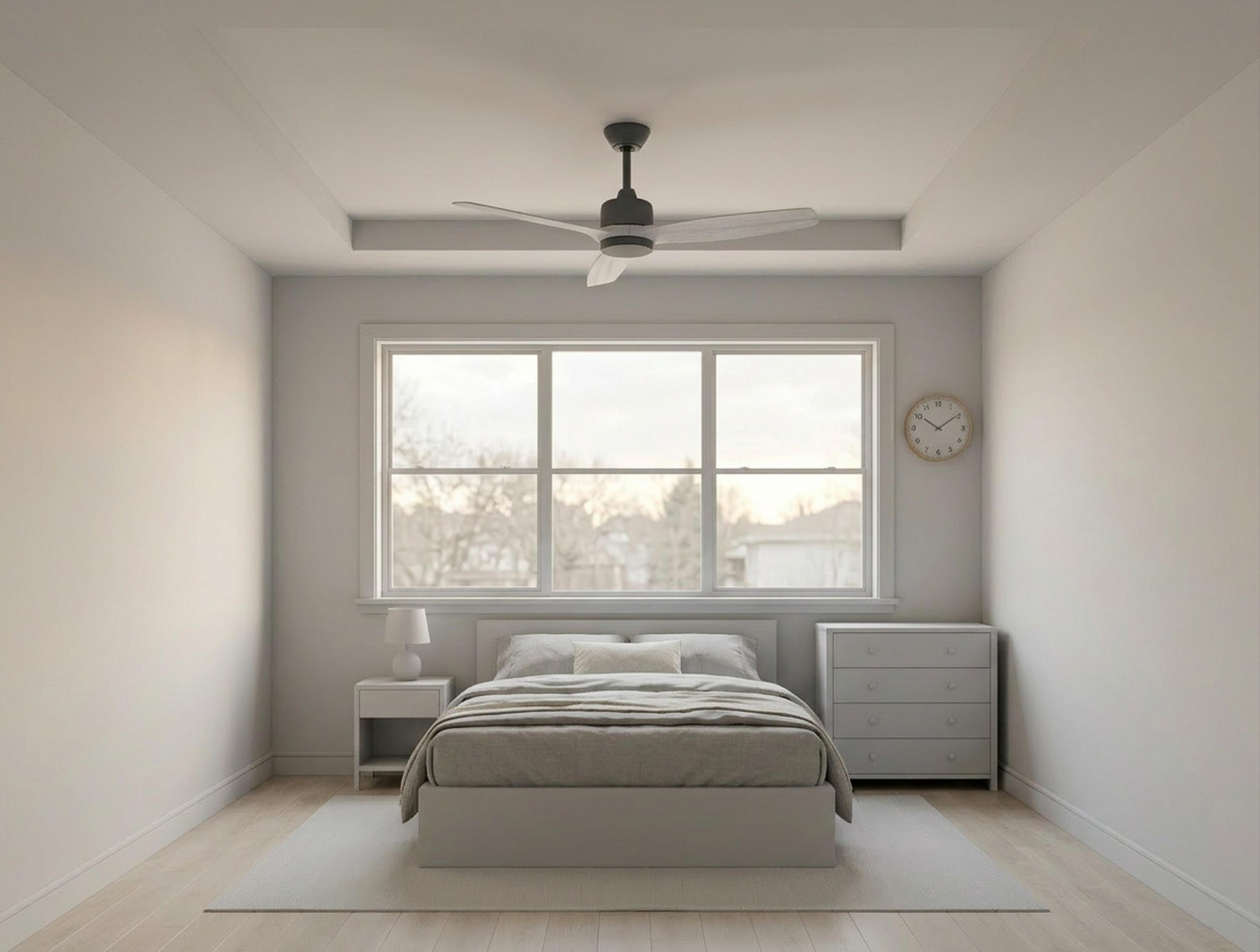 Un dormitorio con cama, mesita de noche, cómoda, ventilador de techo y ventana.