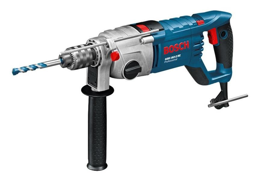 Taladro Bosch azul con broca espiral azul y mango auxiliar.