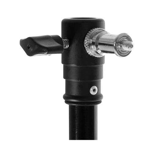 Ein schwarzer Adapter mit einem silbernen Zapfen und einem schwarzen Griff.
