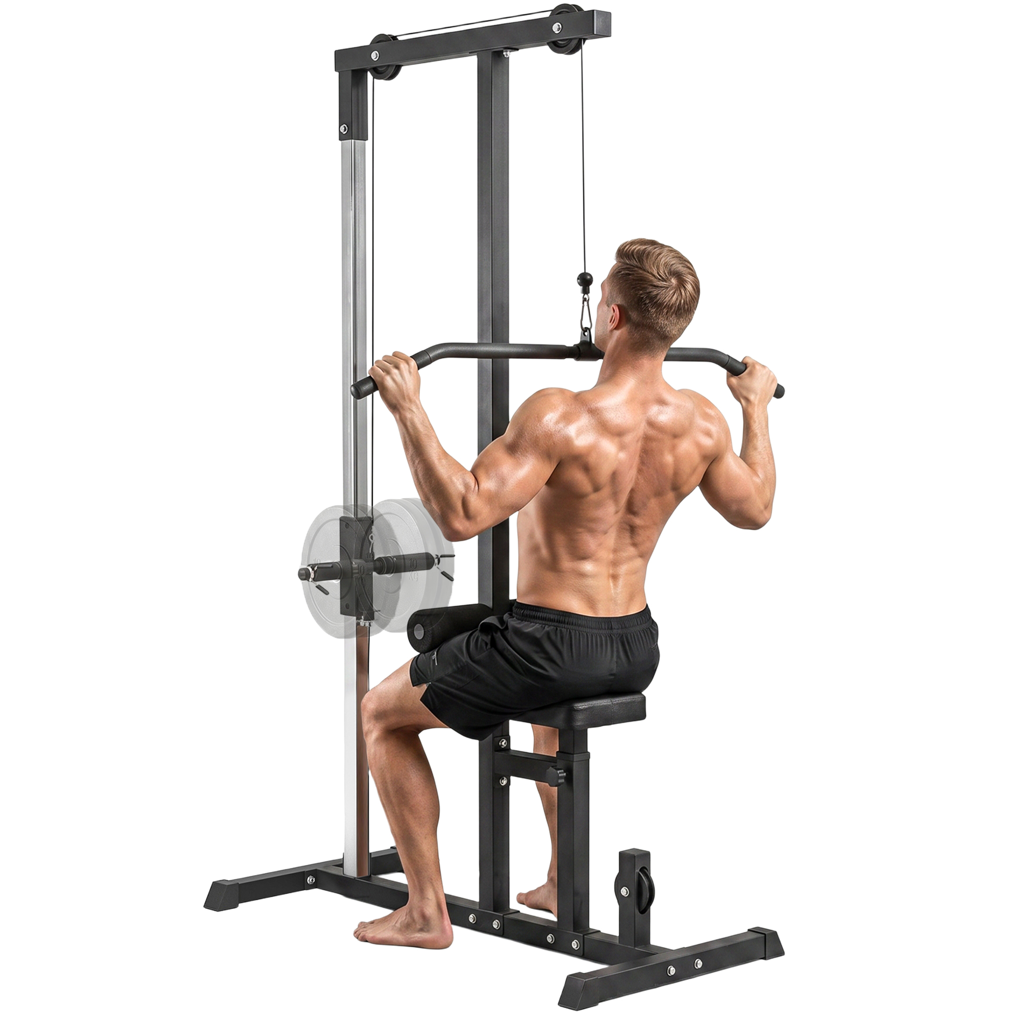Un uomo esegue un esercizio di lat machine su una macchina per pesi.