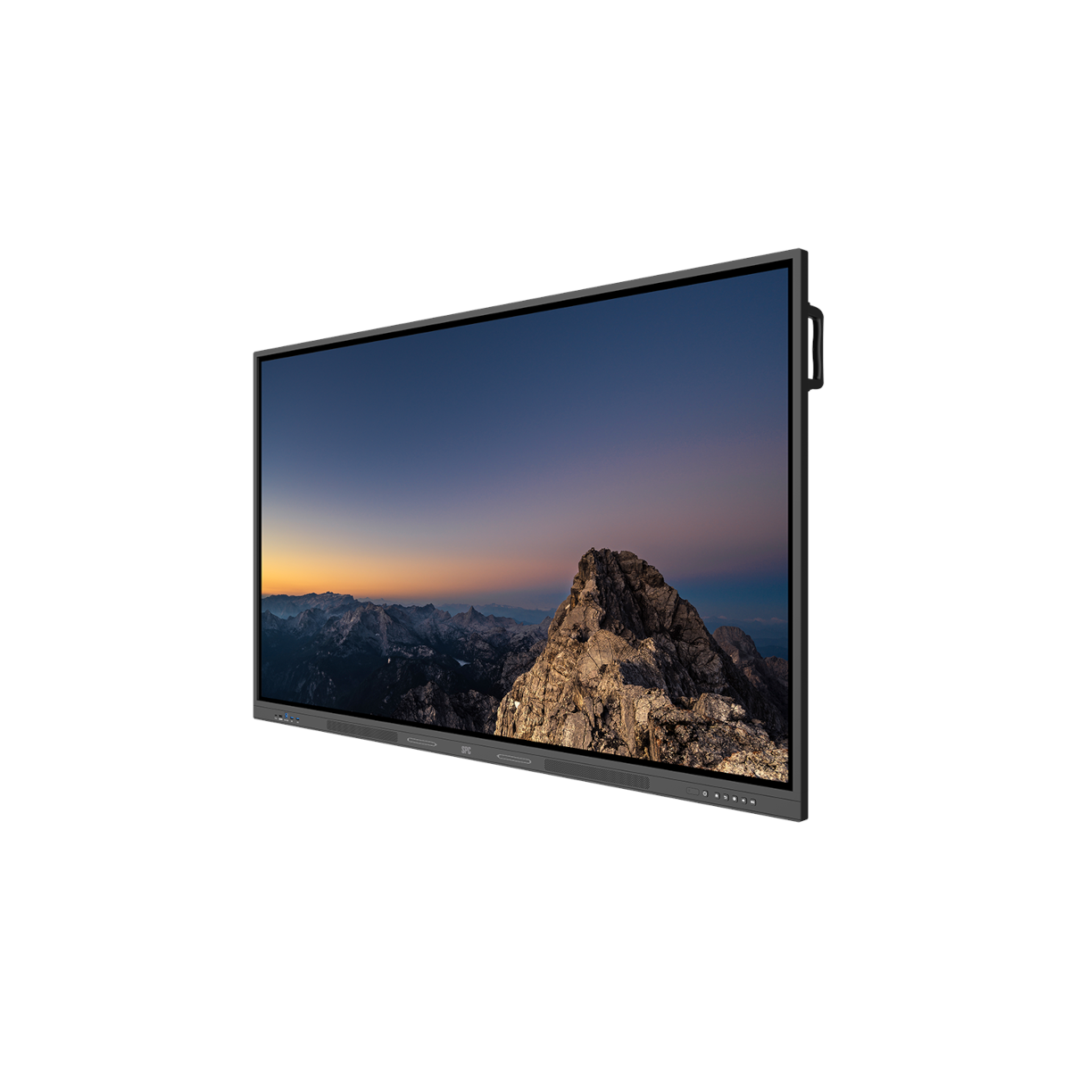 Una pantalla grande muestra un paisaje de montaña al atardecer.