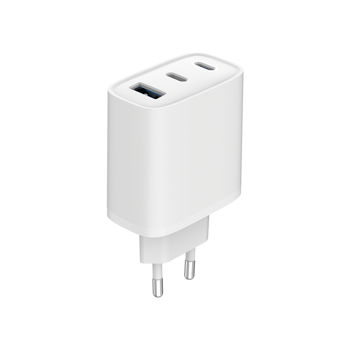 Un cargador USB blanco con tres puertos y dos clavijas de enchufe de la UE.